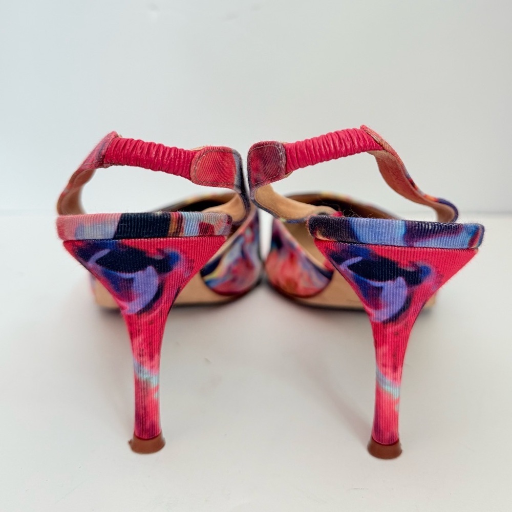 Manolo Blahnik Pink Red Watercolor satin Floral Carolyne slingback pumps EU 37.5 - Picture 5 of 8